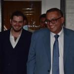 Jorge Baldizón, hijo de Manuel Baldizón y su abogado, Saúl Zenteno, se presentarón al juzgado para solicitar la devolución del edificio vinculado a su padre. Foto La Hora: Daniel Ramírez