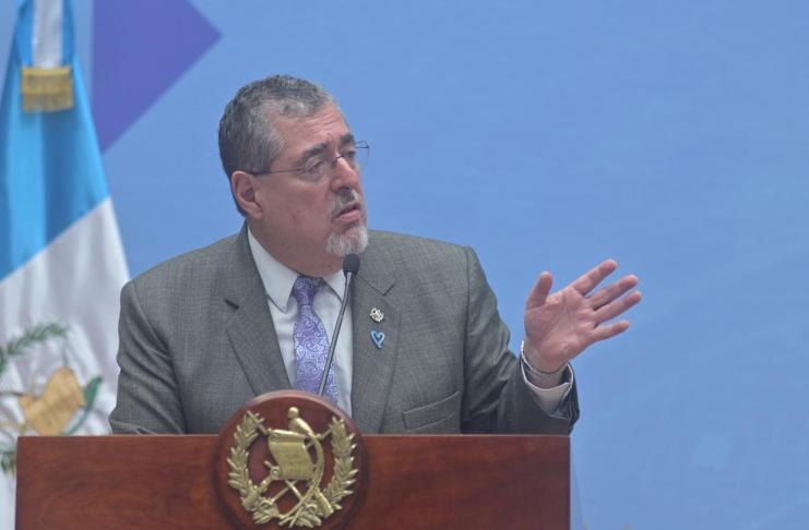 Presidente Bernardo Arévalo hace un llamado a que más empresas «honradas» se presenten a los eventos del Estado.