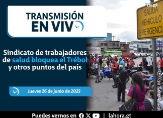 En vivo: Sindicato de trabajadores de salud bloquea el Trébol y otros puntos del país. Foto La Hora: Daniel Ramírez.
