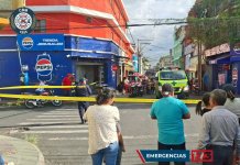 Ataque armado en zona 7 deja personas fallecidas . Foto La Hora: Bomberos Municipales.