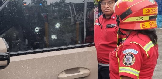 Ataque armado en zona 7 deja una persona fallecida . Foto La Hora: Bomberos Municipales.