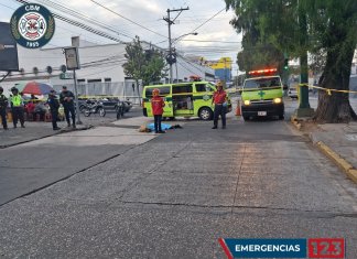 Adulto mayor fallece atropellado en zona 9 de la Ciudad Capital. Foto La Hora: Bomberos Voluntarios.