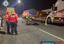 Accidente de tránsito en el puente El Incienso deja una persona fallecida Accidente de tránsito en el puente El Incienso deja una persona fallecida. Foto La Hora: Bomberos Municipales.