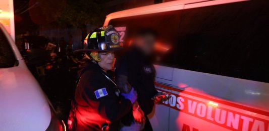 Ataque armado en zona 1 deja seis fallecidos y varias personas heridas. Foto La Hora: Bomberos Voluntarios.