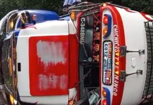 Bus extraurbano vuelca y deja dos heridos en Santa Lucía Cotzumalguapa