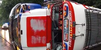Bus extraurbano vuelca y deja dos heridos en Santa Lucía Cotzumalguapa