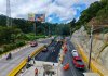 La Policía Municipal de Tránsito (PMT) de Santa Catarina Pinula reporta tránsito lento en Carretera a El Salvador. Foto La Hora: CIV
