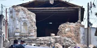 Fachada del templo El Calvario en Santa María de Jesús quedó destruida. Foto La Hora: Daniel Ramírez