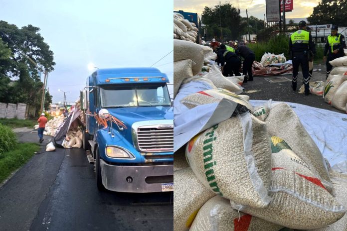 Tráiler deja su carga tirada sobre el km 16 hacia la ciudad capital, obstruyendo el paso en el carril derecho.