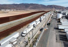 Camioneros en frontera con EE.UU., afirman que el inglés no es un problema
