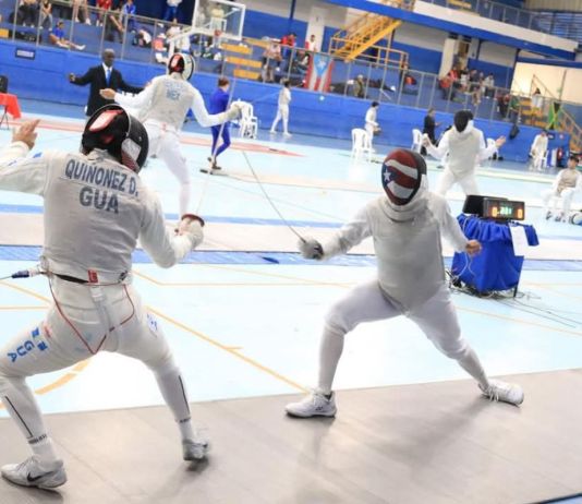 Campeonato Centroamericano y del Caribe de esgrima realizado en el Parque Erick Barrondo. Foto La Hora: MCD