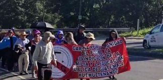Marcha del STEG durante su trayecto de Totonicapán a Sololá.