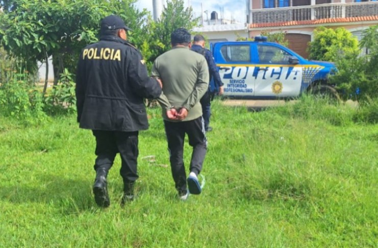 PNC captura a trabajadores de centro de salud en Quiché por sustraer y vender tarjetas de salud