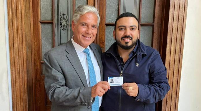 Brian Corado Cerón junto al exvicepresidenciable del partido Todos, Ricardo Sagastume, en 2023. Foto: Facebook de Brian Corado Cerón.