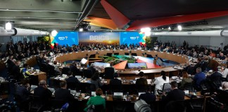 Participantes en la cumbre de los BRICS en Río de Janeiro, Brasil. Foto La Hora: EFE/Antonio Lacerda