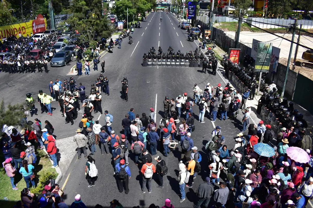 Bloqueo del STEG en calzada Roosevelt