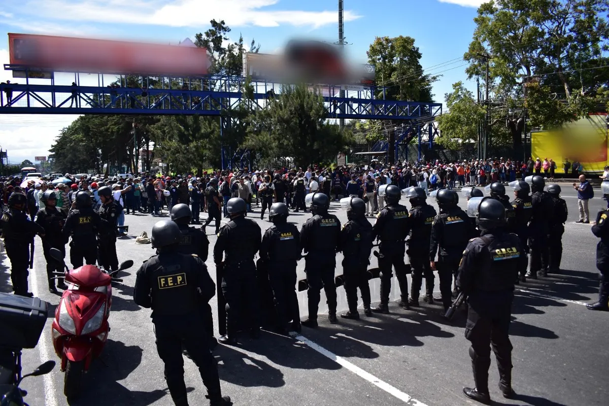 Bloqueo del STEG en calzada Roosevelt