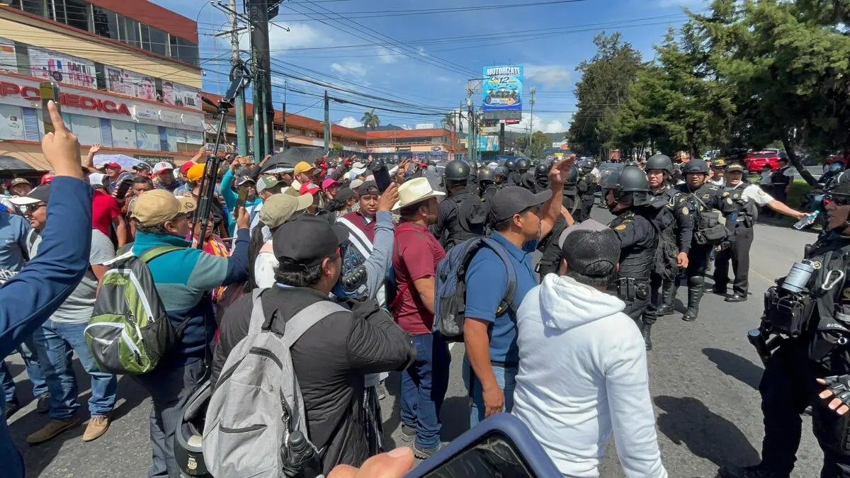 Bloqueo del STEG en calzada Roosevelt