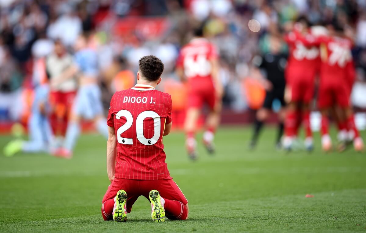 «Nunca lo olvidaremos»: Liverpool retira el número 2