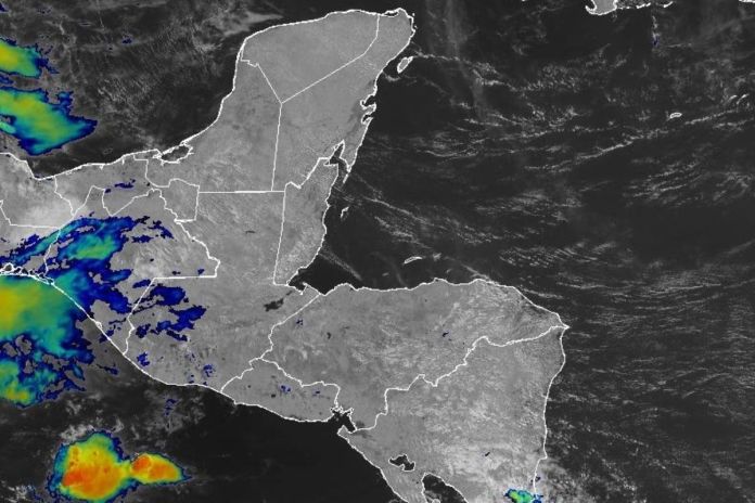 Imagen satelital que muestra la reducción de lluvia en el territorio nacional. Foto La Hora: Conred