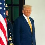  El presidente de Estados Unidos, Donald Trump, dijo este miércoles que no tiene "prisa" para cerrar un acuerdo nuclear con Irán, Foto La Hora: EFE.