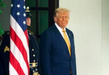 Estados Unidos: Trump dice que no tiene «prisa» para cerrar un acuerdo nuclear con Irán El presidente de Estados Unidos, Donald Trump, dijo este miércoles que no tiene "prisa" para cerrar un acuerdo nuclear con Irán, Foto La Hora: EFE.