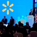 Embajador de EE. UU. Iniciativa de ley antilavado de dinero es una plataforma para la transparencia