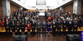 Entregas simbólicas, regalos, ausencias y magistrados huyendo marcaron los reconocimientos por el Día del Juez CSJ entregó reconocimientos a jueces que cumplen aniversario quinquenal al servicio del OJ. Foto La Hora: Daniel Ramírez