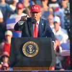 El presidente de Estados Unidos, Donald Trump, amenazó este lunes al presidente ruso, Vladímir Putin. Foto La Hora: EFE.