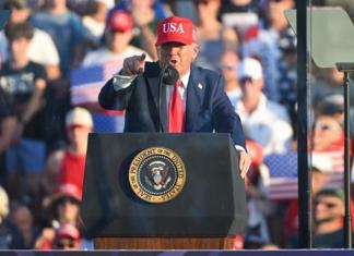 El presidente de Estados Unidos, Donald Trump, amenazó este lunes al presidente ruso, Vladímir Putin. Foto La Hora: EFE.