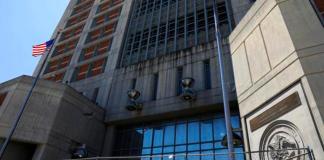 Una investigación del Departamento de Justicia de EE.UU. (DOJ, en inglés) y el FBI concluyó que el financiero Jeffrey Epstein. Foto La Hora: EFE.