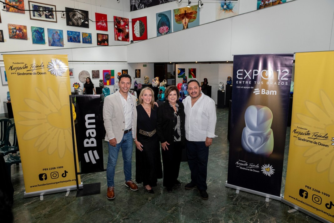 De izquierda a derecha: Carlos Prado, gerente de marca Bam; María Olga Díaz de Rojas, presidenta de la Fundación Margarita Tejada; Teresa de Basterrechea, directora ejecutiva de la Fundación Margarita Tejada; Jose Maria Maza, curador y museógrafo de la exposición. Foto: Cortesía de Bam