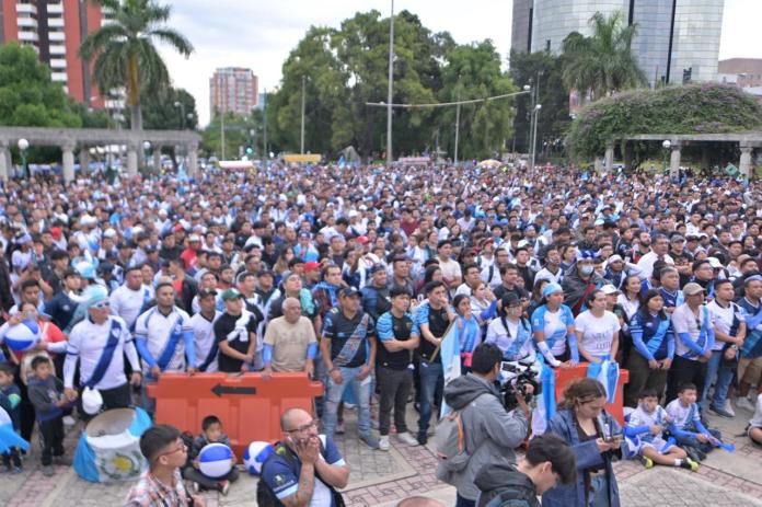 Minuto a minuto desde el Obelisco: así viven los guatemaltecos el partido Guatemala vs EE. UU.