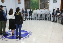 Mingob anuncia la extradición de cuatro personas acusadas por narcotráfico, capturadas desde 2024 Mingob anuncia la extradición de cuatro presuntos narcotraficantes hacia EE.UU. tras ser capturados en 2024.