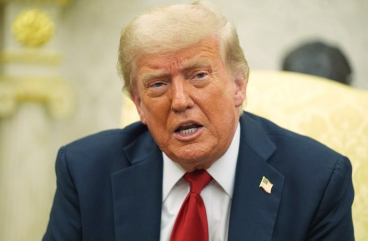 Donald Trump acusa al partido demócrata de causar "la mentiira de Epstein" (Epstein hoax), y su vinculación al caso.