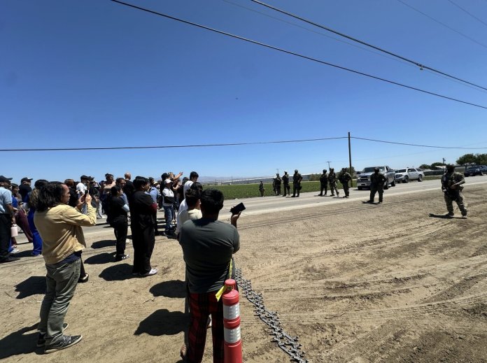 "No habrá perdón", expresa la secretaria de agricultura tras redadas en granja de Camarillo, California.