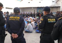 Más de 150 requisas en cárceles revelan hallazgos constantes: armas, drogas y hasta electrodomésticos Agentes realizan una requisa en 17 módulos del centro de detención "Pavoncito", por reporte de ilícitos.