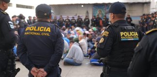 Agentes realizan una requisa en 17 módulos del centro de detención "Pavoncito", por reporte de ilícitos.