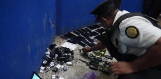 Droga, municiones y servicio de comunicaciones son algunos de los hallazgos por parte de la PNC tras una requisa en el centro de detención "Pavoncito".