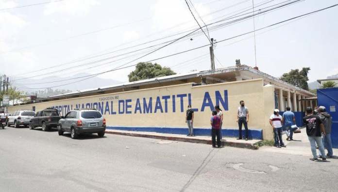 Hospital de Amatitlán inhabilita servicios por evaluación de daños; emergencias sigue en funcionamiento