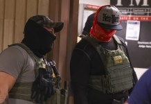 Los fiscales de 20 estados de EE.UU. se unen para prohibir a los agentes del ICE con máscaras.
