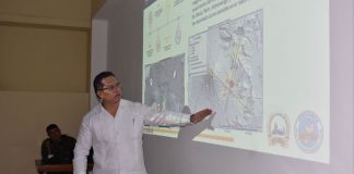 Director del Insivumeh Edwin Rojas, durante la presentación de las tres zonas con mayor impacto geológico. Foto La Hora: Insivumeh