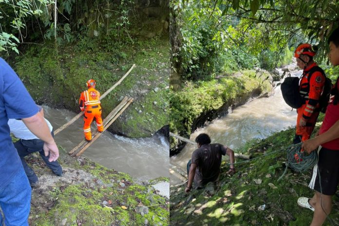 Bomberos Voluntario rescatan a turista italiano tras caer a un barranco en Takalik Abaj, Retalhuleu.