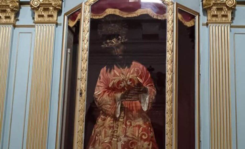Imágenes como Jesús de la Humildad fueron retirados de sus camarines para ser llevados a áreas seguridad. Foto La Hora: Redes Sociales