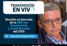 Reunión en bancada de la UNE con funcionarios y Joviel Acevedo del STEG. Foto La Hora: Fabricio Alonzo.
