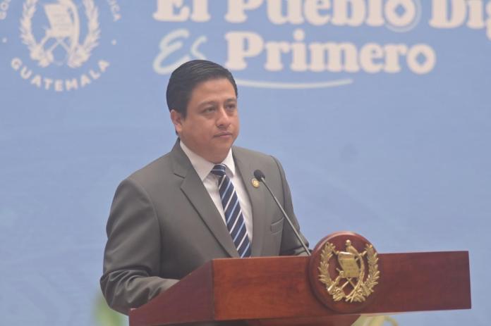El comisionado Nacional contra la Corrupción, Julio Flores, durante la rueda de prensa el pasado 4 de julio. Foto La Hora: Fabricio Alonzo.