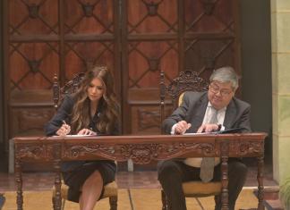 Kristi Noem y Francisco Jiménez el pasado 26 de junio