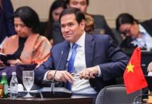 Secretario de Estado Marco Rubio: reunión con Wang Yi ayudará a «estabilizar» relación con China El secretario de Estado estadounidense Marco Rubio este 11 de julio en Kuala Lumpur. Foto La Hora: EFE.
