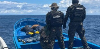 Ejercito localiza embarcación con posibles ilícitos en costas del Pacífico