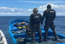 Ejército localiza embarcación con posibles ilícitos en costas del Pacífico Ejercito localiza embarcación con posibles ilícitos en costas del Pacífico